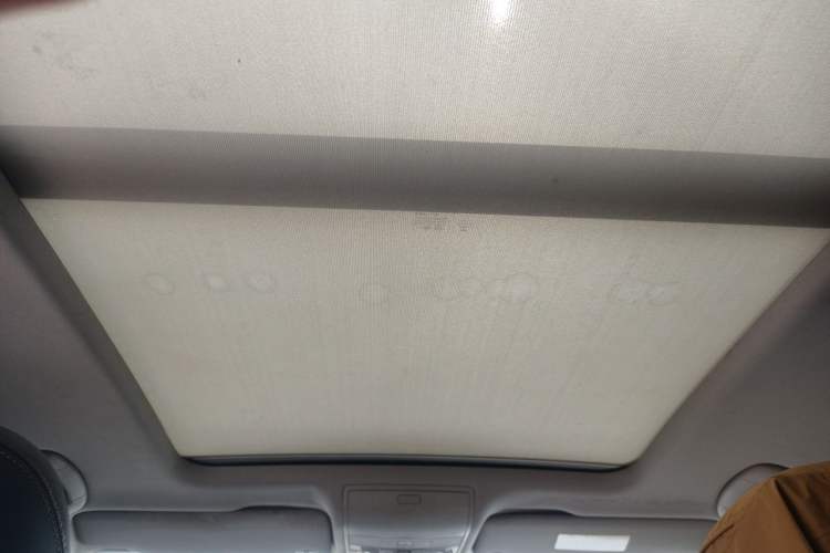 Used Volkswagen Tiguan L 2017 330TSI Automatic Two-Wheel Drive Luxury Edition Headliner