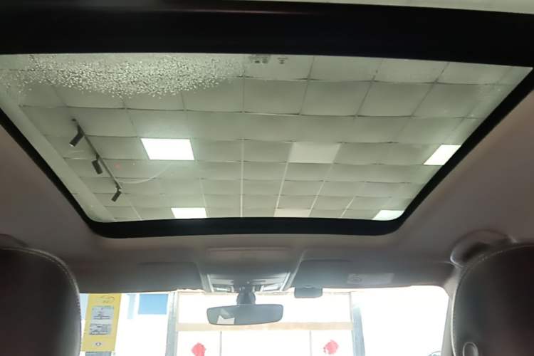 Used Volkswagen Tiguan L 2017 330TSI Automatic Two-Wheel Drive Luxury Edition Headliner