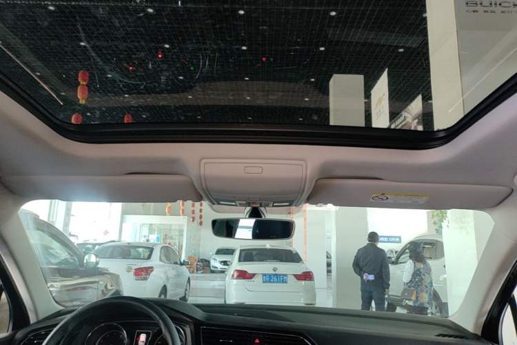 Used Volkswagen Tiguan L 2017 330TSI Automatic Two-Wheel Drive Luxury Edition Headliner