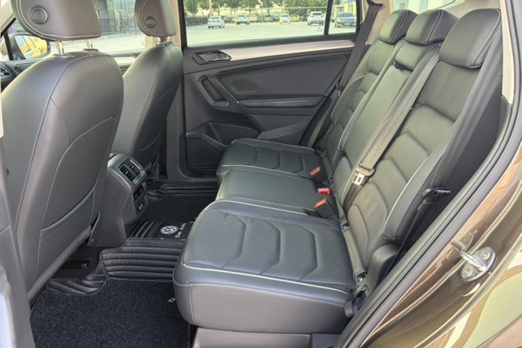 Used Volkswagen Tiguan L 2017 330TSI Automatic Two-Wheel Drive Flagship Edition Interior 2