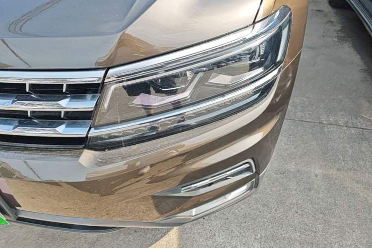 Used Volkswagen Tiguan L 2017 380TSI Automatic All-Wheel-Drive Luxury Edition Left Front Headlight