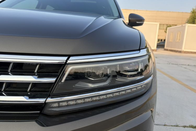 Used Volkswagen Tiguan L 2017 330TSI Automatic Two-Wheel Drive Flagship Edition Left Front Headlight
