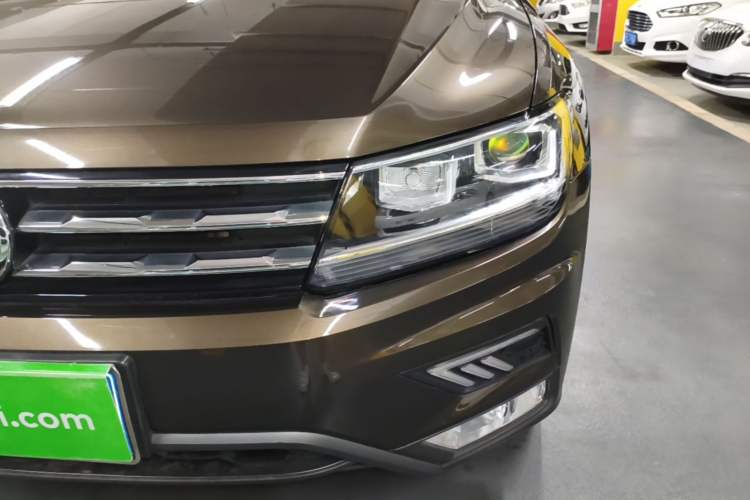 Used Volkswagen Tiguan L 2017 330TSI Automatic Two-Wheel Drive Comfort Edition Left Front Headlight