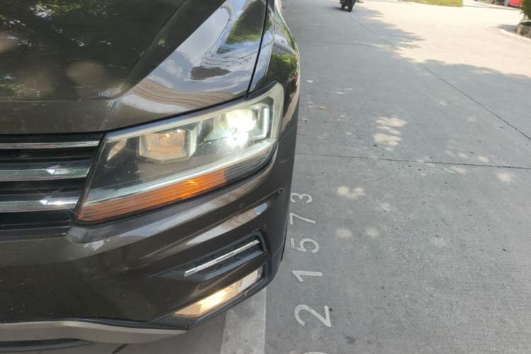Used Volkswagen Tiguan L 2017 330TSI Automatic Two-Wheel Drive Luxury Edition Left Front Headlight