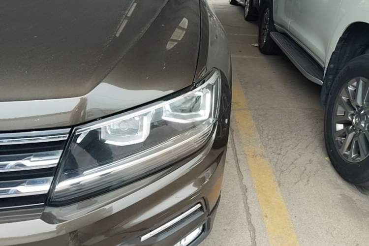 Used Volkswagen Tiguan L 2017 330TSI Automatic Two-Wheel Drive Luxury Edition Left Front Headlight