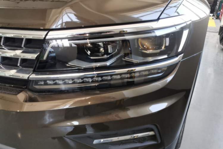 Used Volkswagen Tiguan L 2017 380TSI Automatic All-Wheel-Drive Luxury Edition Left Front Headlight