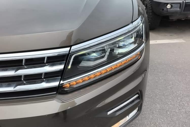 Used Volkswagen Tiguan L 2017 330TSI Automatic Two-Wheel Drive Flagship Edition Left Front Headlight