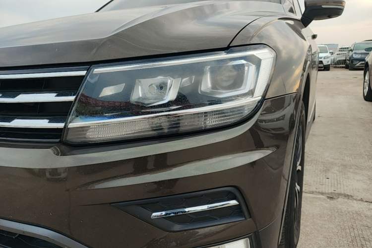 Used Volkswagen Tiguan L 2017 330TSI Automatic Two-Wheel Drive Luxury Edition Left Front Headlight