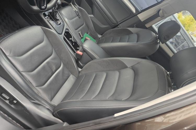 Used Volkswagen Tiguan L 2017 330TSI Automatic Two-Wheel Drive Luxury Edition Left Front Seat