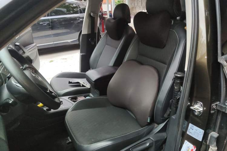Used Volkswagen Tiguan L 2017 330TSI Automatic Two-Wheel Drive Luxury Edition Left Front Seat