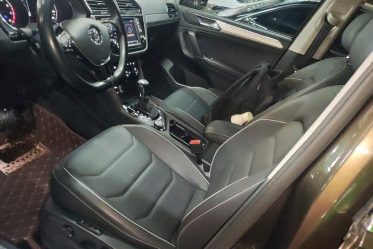 Used Volkswagen Tiguan L 2017 380TSI Automatic All-Wheel-Drive Flagship Edition Left Front Seat