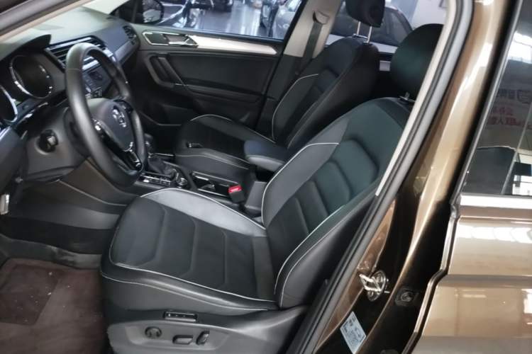 Used Volkswagen Tiguan L 2017 380TSI Automatic All-Wheel Drive Supreme Flagship Edition Left Front Seat