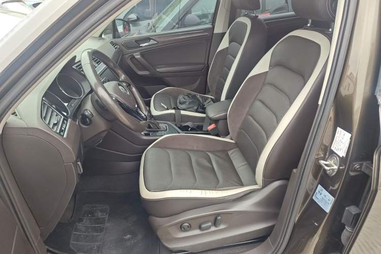 Used Volkswagen Tiguan L 2017 380TSI Automatic All-Wheel-Drive Luxury Edition Left Front Seat