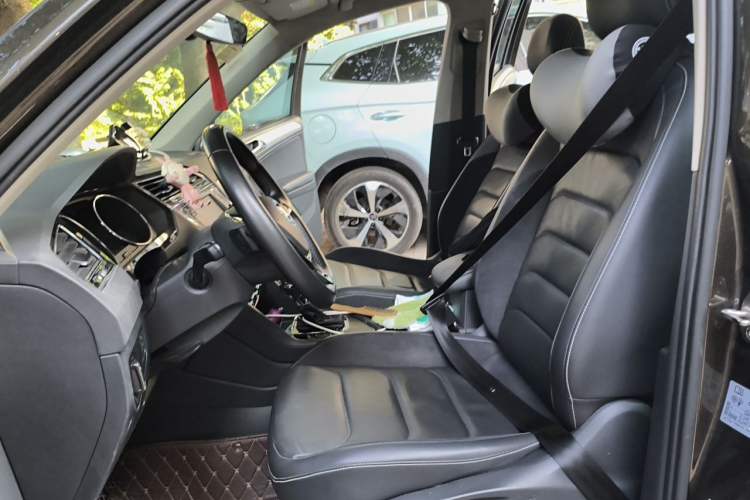 Used Volkswagen Tiguan L 2017 330TSI Automatic Two-Wheel Drive Luxury Edition Left Front Seat