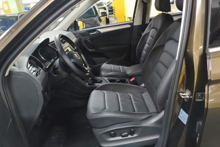 Used Volkswagen Tiguan L 2017 330TSI Automatic Two-Wheel Drive Comfort Edition Left Front Seat