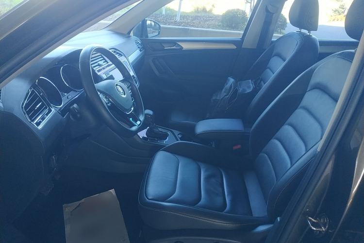 Used Volkswagen Tiguan L 2017 330TSI Automatic Two-Wheel Drive Luxury Edition Left Front Seat