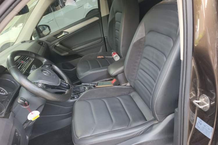 Used Volkswagen Tiguan L 2017 330TSI Automatic Two-Wheel Drive Luxury Edition Left Front Seat