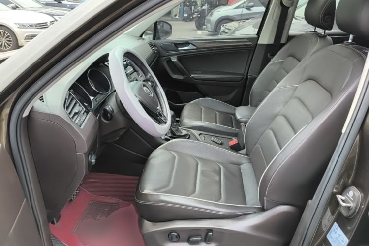 Used Volkswagen Tiguan L 2017 330TSI Automatic Two-Wheel Drive Flagship Edition Left Front Seat