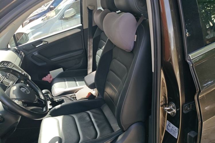 Used Volkswagen Tiguan L 2017 330TSI Automatic Two-Wheel Drive Luxury Edition Left Front Seat
