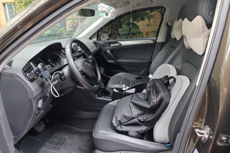 Used Volkswagen Tiguan L 2017 380TSI Automatic All-Wheel Drive Supreme Flagship Edition Left Front Seat