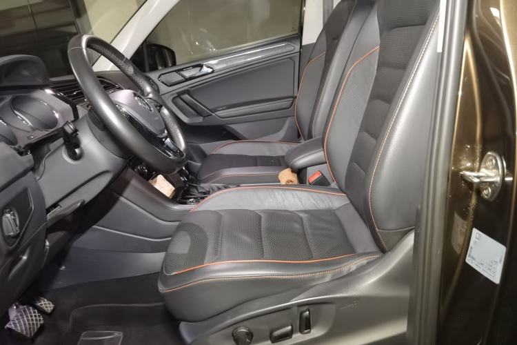 Used Volkswagen Tiguan L 2017 330TSI Automatic Two-Wheel Drive Flagship Edition Left Front Seat