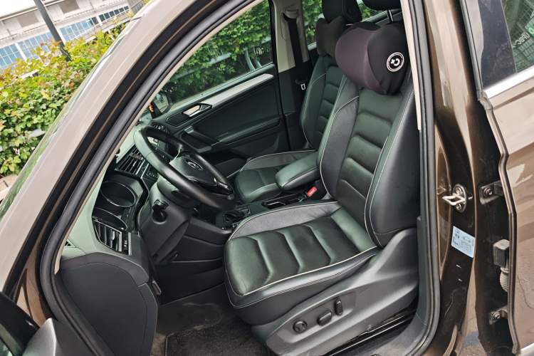 Used Volkswagen Tiguan L 2017 330TSI Automatic Two-Wheel Drive Flagship Edition Left Front Seat