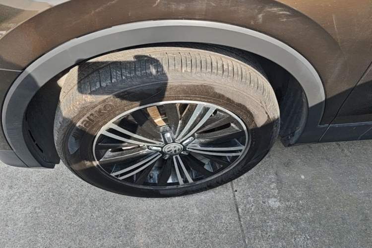 Used Volkswagen Tiguan L 2017 380TSI Automatic All-Wheel-Drive Luxury Edition Left Front Wheel Hub
