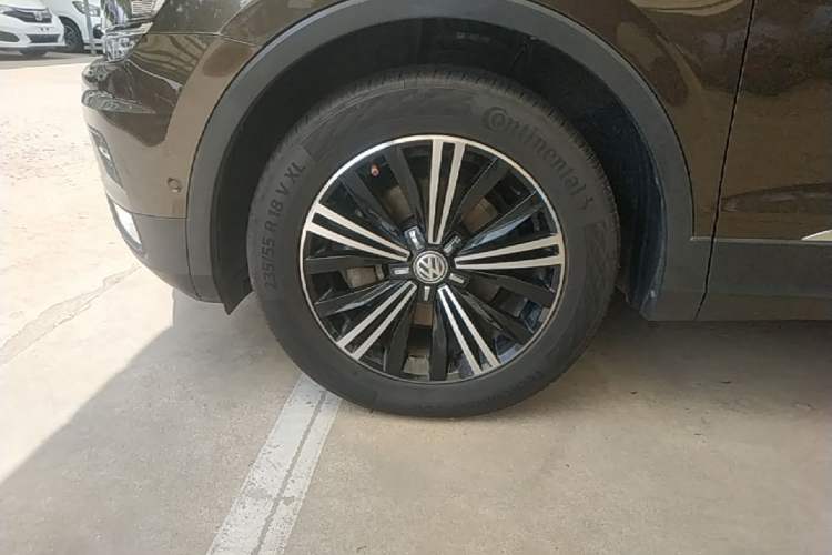 Used Volkswagen Tiguan L 2017 330TSI Automatic Two-Wheel Drive Flagship Edition Left Front Wheel Hub