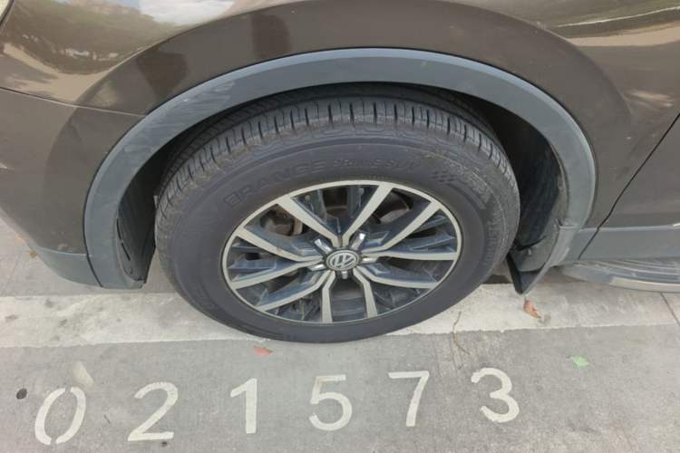 Used Volkswagen Tiguan L 2017 330TSI Automatic Two-Wheel Drive Luxury Edition Left Front Wheel Hub