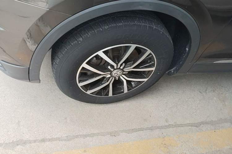 Used Volkswagen Tiguan L 2017 330TSI Automatic Two-Wheel Drive Luxury Edition Left Front Wheel Hub