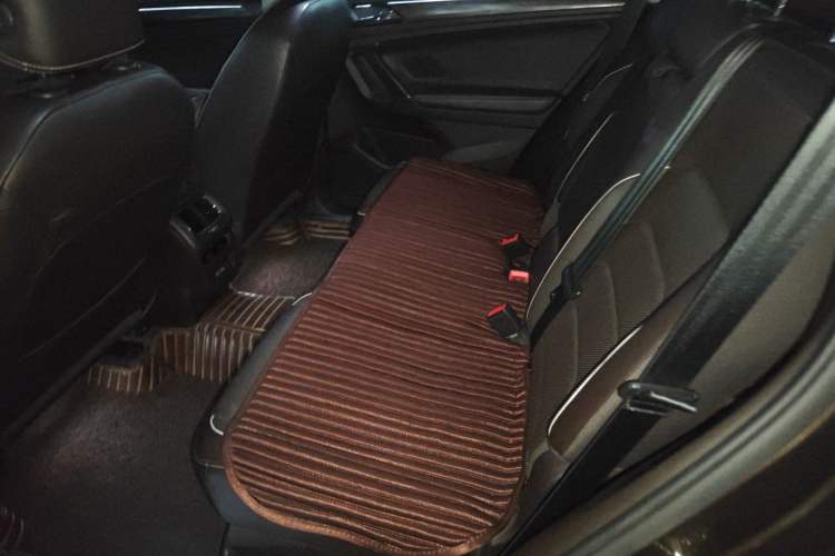 Used Volkswagen Tiguan L 2017 330TSI Automatic Two-Wheel Drive Flagship Edition Left Rear Seat
