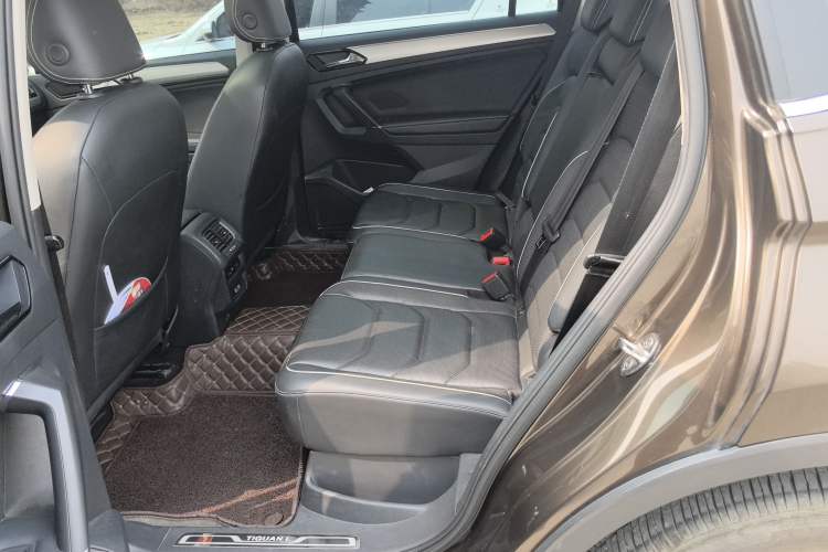 Used Volkswagen Tiguan L 2017 330TSI Automatic Two-Wheel Drive Flagship Edition Left Rear Seat