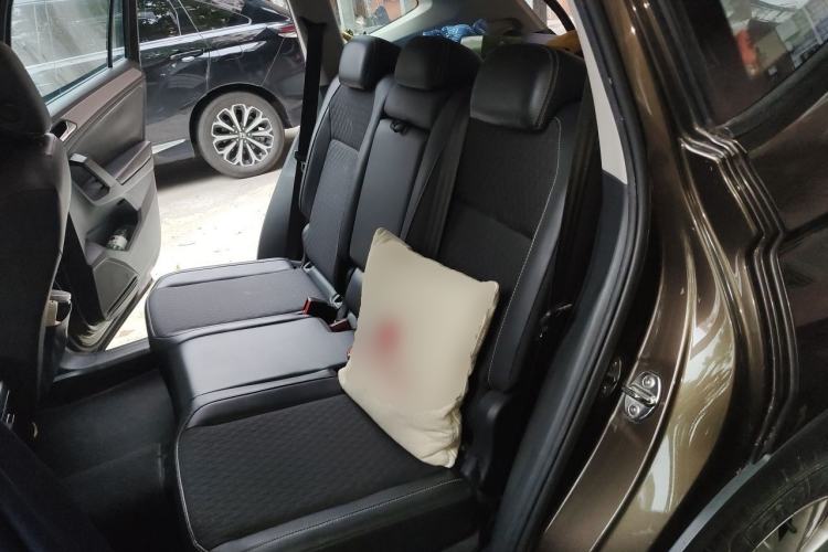 Used Volkswagen Tiguan L 2017 330TSI Automatic Two-Wheel Drive Luxury Edition Left Rear Seat
