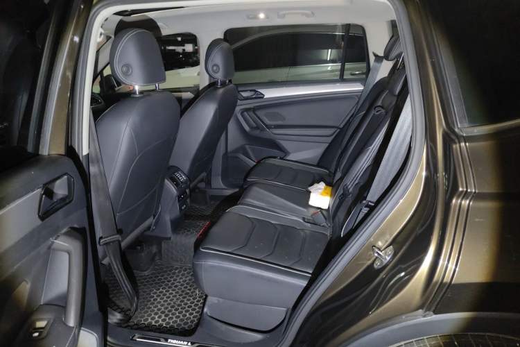 Used Volkswagen Tiguan L 2017 330TSI Automatic Two-Wheel Drive Flagship Edition Left Rear Seat