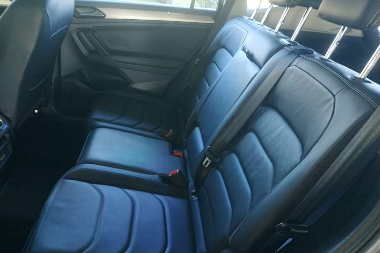 Used Volkswagen Tiguan L 2017 330TSI Automatic Two-Wheel Drive Luxury Edition Left Rear Seat