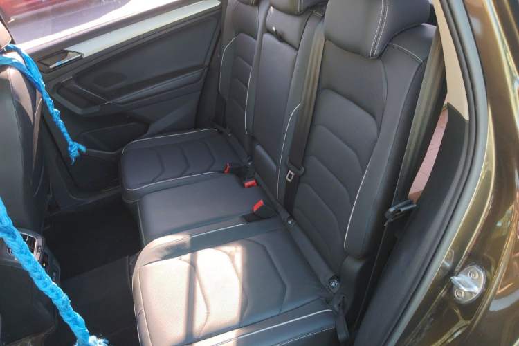 Used Volkswagen Tiguan L 2017 330TSI Automatic Two-Wheel Drive Flagship Edition Left Rear Seat