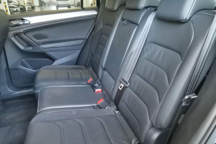 Used Volkswagen Tiguan L 2017 380TSI Automatic All-Wheel-Drive Luxury Edition Left Rear Seat