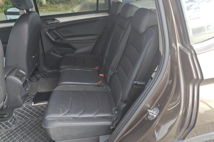 Used Volkswagen Tiguan L 2017 380TSI Automatic All-Wheel-Drive Flagship Edition Left Rear Seat