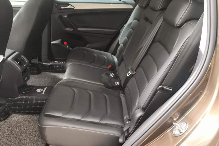 Used Volkswagen Tiguan L 2017 330TSI Automatic Two-Wheel Drive Luxury Edition Left Rear Seat