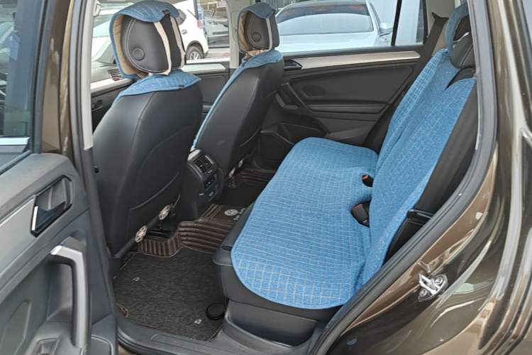 Used Volkswagen Tiguan L 2017 330TSI Automatic Two-Wheel Drive Luxury Edition Left Rear Seat