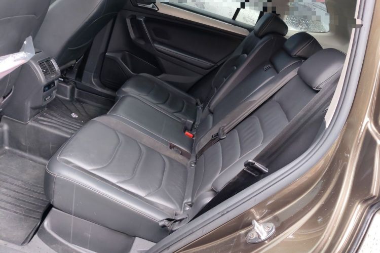 Used Volkswagen Tiguan L 2017 330TSI Automatic Two-Wheel Drive Luxury Edition Left Rear Seat