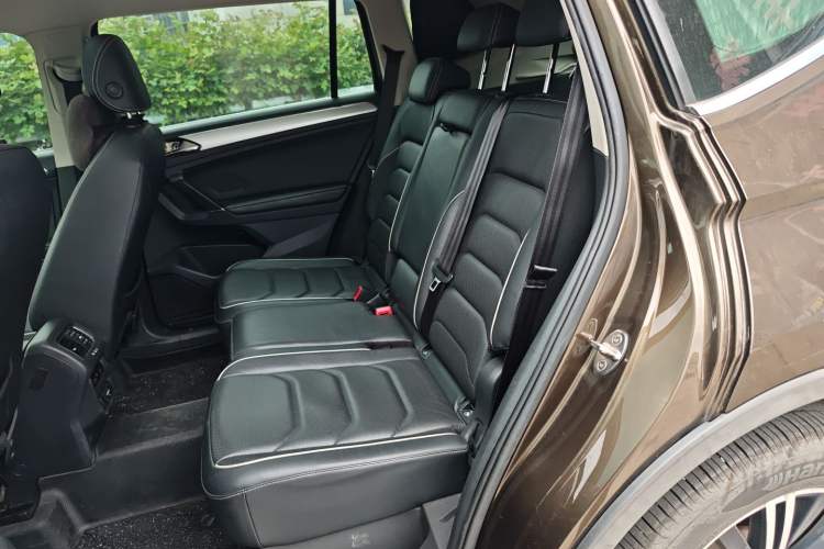 Used Volkswagen Tiguan L 2017 330TSI Automatic Two-Wheel Drive Flagship Edition Left Rear Seat
