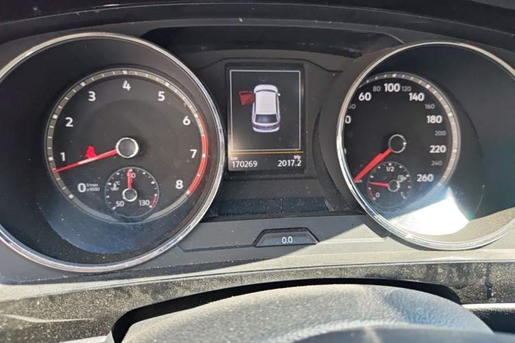 Used Volkswagen Tiguan L 2017 380TSI Automatic All-Wheel-Drive Luxury Edition Odometer Close Up