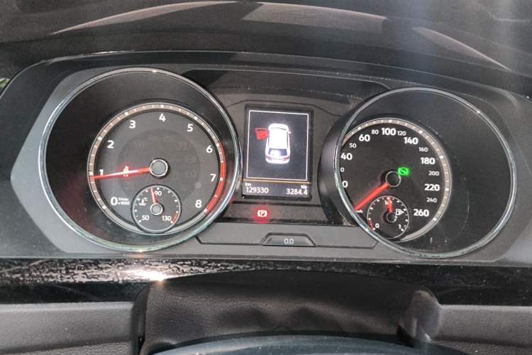 Used Volkswagen Tiguan L 2017 330TSI Automatic Two-Wheel Drive Luxury Edition Odometer Close Up
