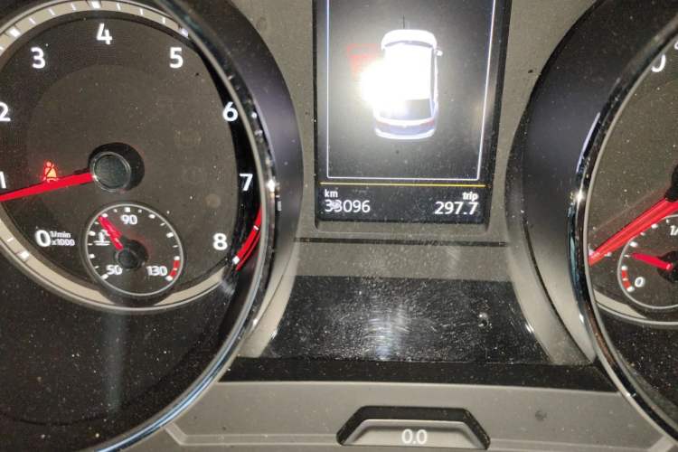 Used Volkswagen Tiguan L 2017 380TSI Automatic All-Wheel-Drive Flagship Edition Odometer Close Up