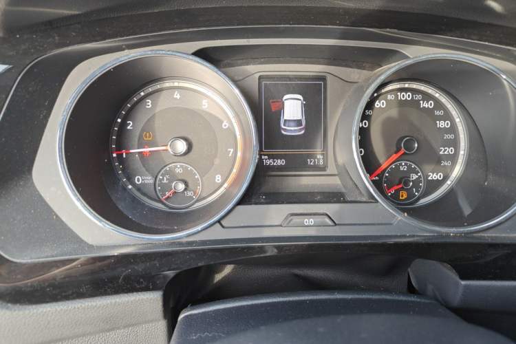 Used Volkswagen Tiguan L 2017 380TSI Automatic All-Wheel-Drive Flagship Edition Odometer Close Up