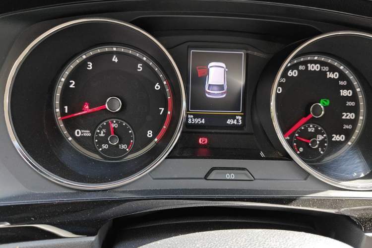 Used Volkswagen Tiguan L 2017 330TSI Automatic Two-Wheel Drive Luxury Edition Odometer Close Up