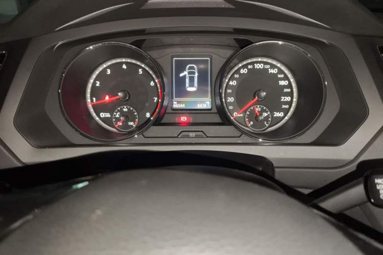 Used Volkswagen Tiguan L 2017 330TSI Automatic Two-Wheel Drive Luxury Edition Odometer Close Up