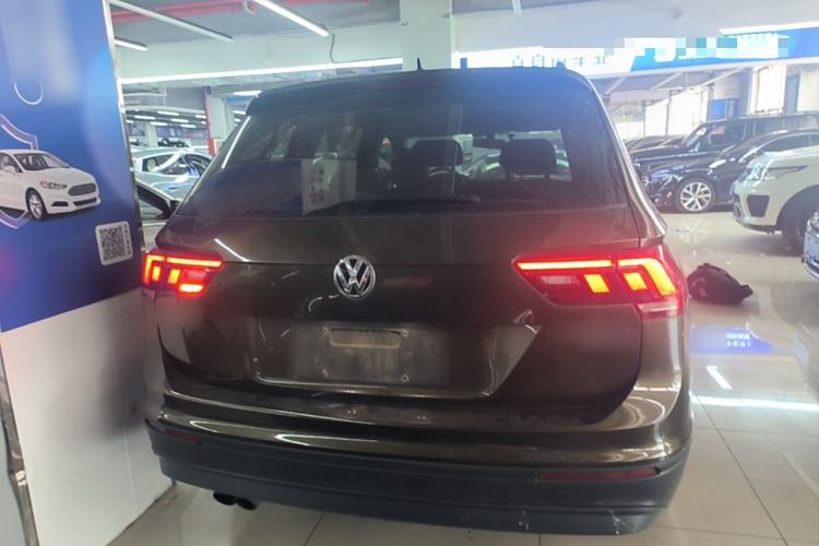 Used Volkswagen Tiguan L 2017 330TSI Automatic Two-Wheel Drive Luxury Edition Rear
