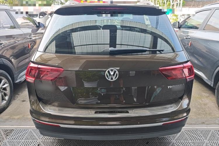 Used Volkswagen Tiguan L 2017 380TSI Automatic All-Wheel-Drive Luxury Edition Rear